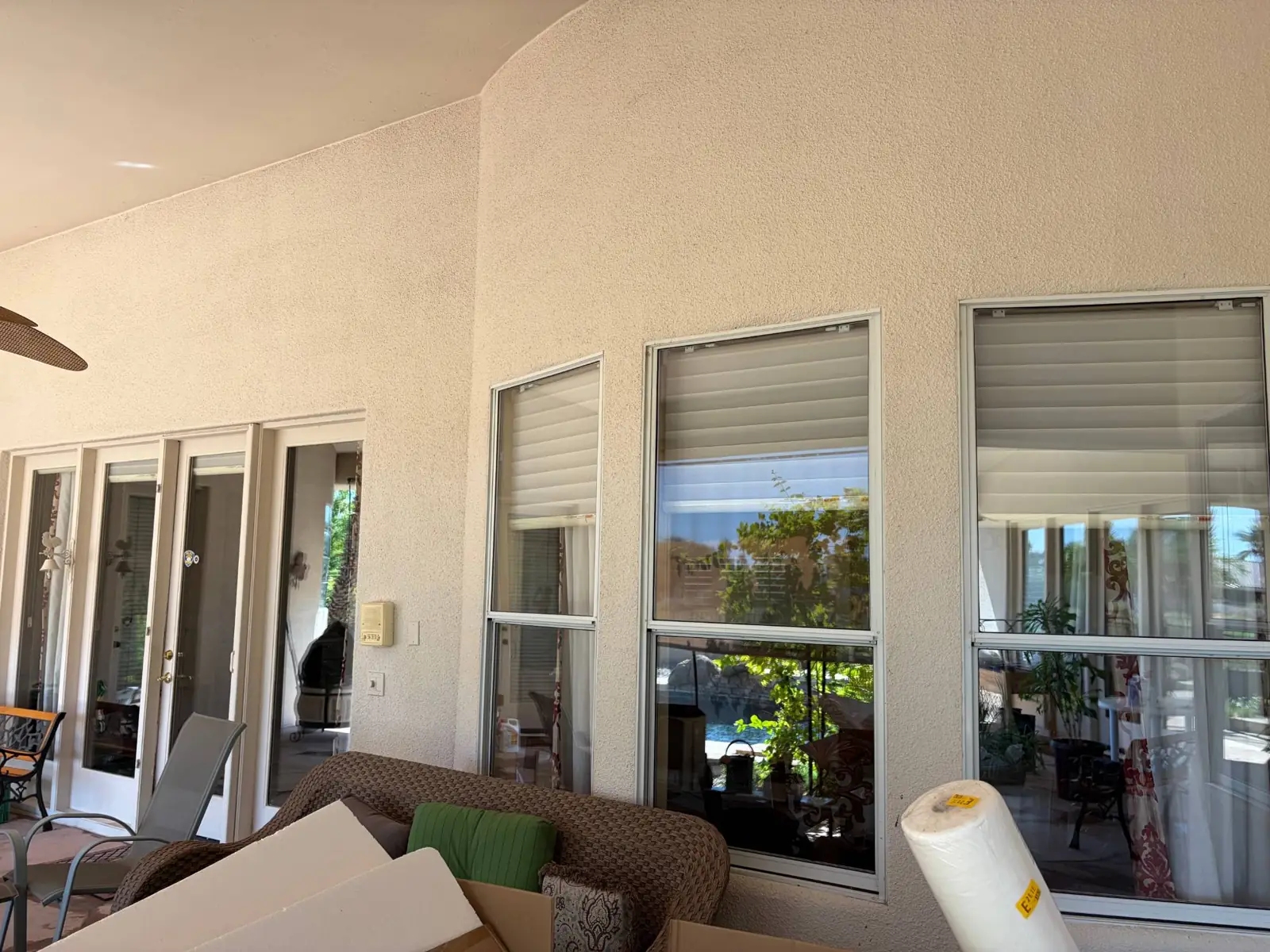 Clean tall windows on an Arizona home